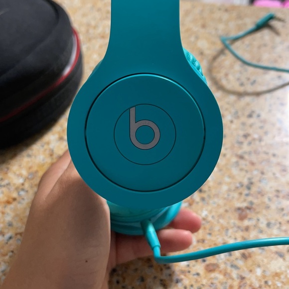 Beats Headphones - Picture 2 of 10
